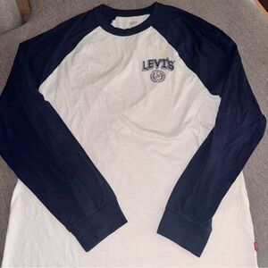 Levi’s navy raglan Long sleeve shirt, small
